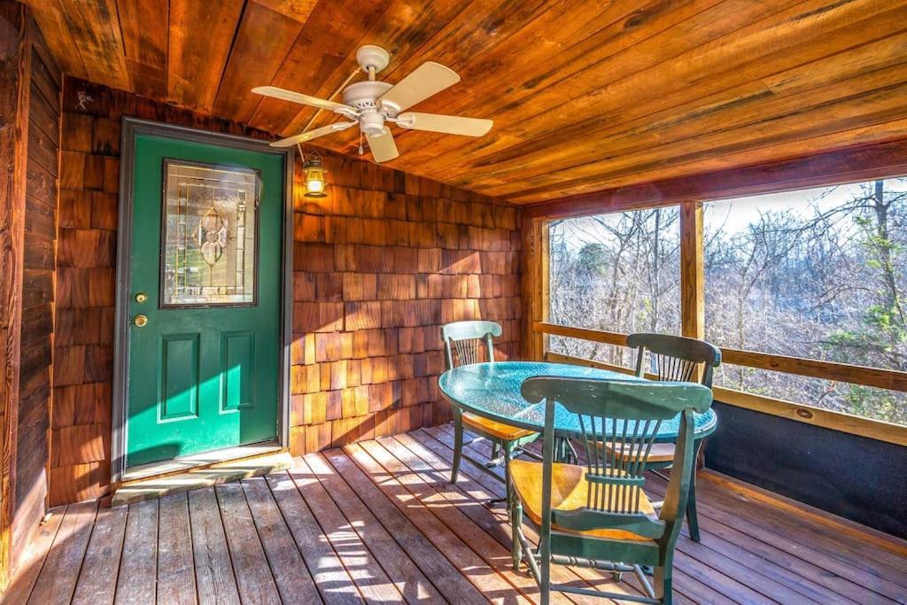 Dog Friendly! Views! Hot Tub! Close To Pf! Gsmnp Sevierville Dış mekan fotoğraf