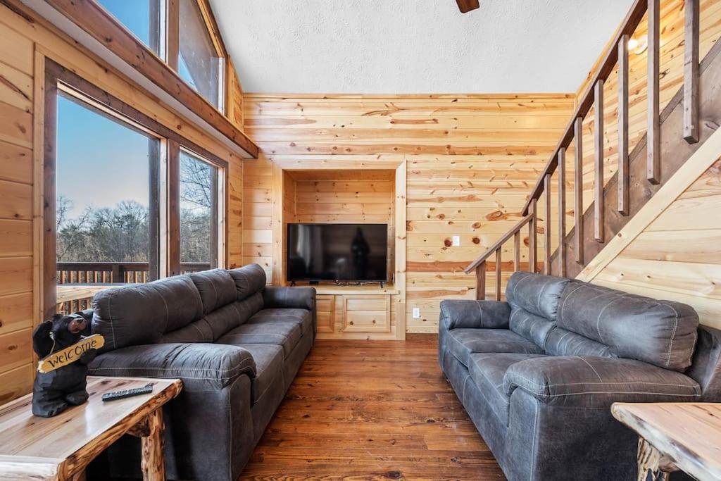 Dog Friendly! Views! Hot Tub! Close To Pf! Gsmnp Sevierville Dış mekan fotoğraf